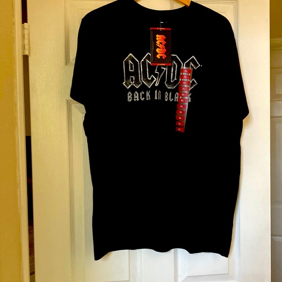 AC/DC | Shirts | Acdc Back In Black Graphic Tshirt Xl New | Poshmark